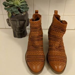 GAP genuine leather woven booties